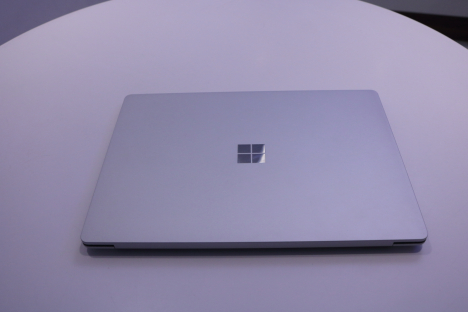 Surface Laptop 2 ( i5/8GB/128GB ) 5